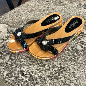 Parts sandals size 8